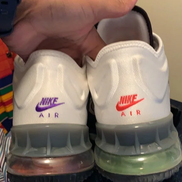 Lebron James XVIII - Picture 2 of 3